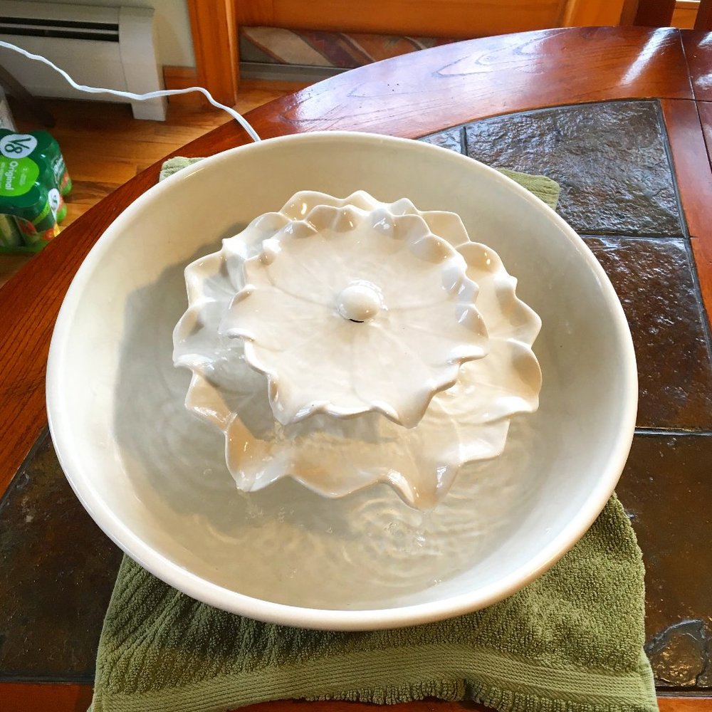 LOTUS INDOOR TABLETOP FOUNTAIN BY RED ENVELOPE